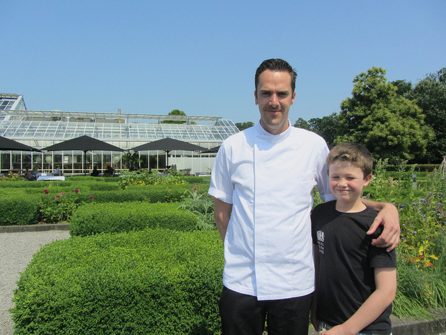 Bas Wiegel, head chef at de Kaas, and his sous chef aka my son