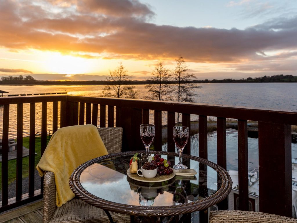 Wineport Lodge Hotel is on the shores of Lough Ree - one of the best hotels for people boating on the Shannon-Erne Waterway. 
